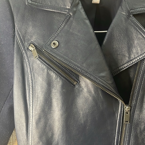 ‎Jacket - Picture 3 of 12